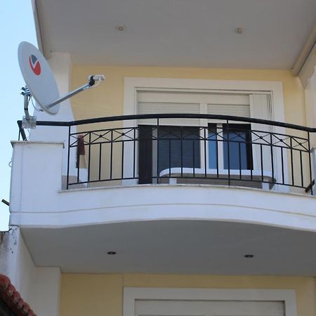 Paralia Ofriniou Gr Sunrise Apartments 3 Eksteriør billede