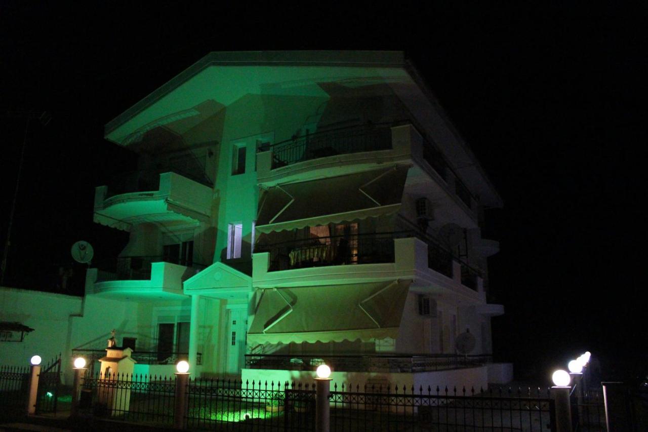 Paralia Ofriniou Gr Sunrise Apartments 3 Eksteriør billede